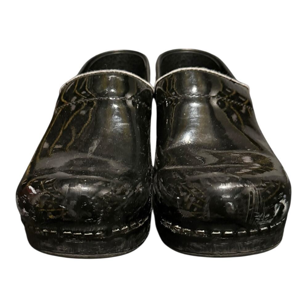 Dansko Professional Black Patent Leather Clogs Womens EU 37 Nursing Shoes 6.5-7 - Picture 3 of 9